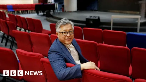 Pendeta Gereja Bawah Tanah China Dibebaskan, Langsung Terbang ke AS