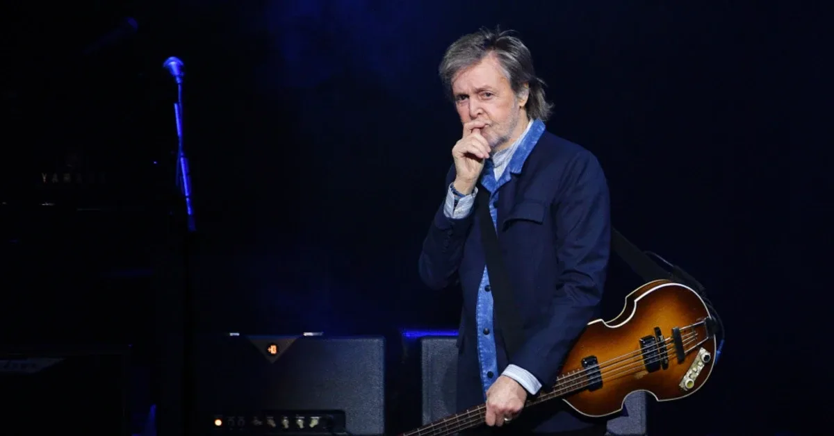 Momen Bersejarah: Paul McCartney Nyanyikan 'I Wanna Hold Your Hand' di Pernikahan Taylor Swift dan Travis Kelce