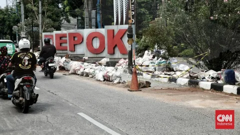 Viral Pemotor Ngaku Tentara di Trotoar Depok, TNI Klarifikasi: Bukan Anggota Kami