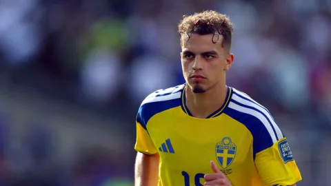 Brighton Berjibaku Pertahankan Yasin Ayari: Liverpool dan Tottenham Siap Bergerak Agresif