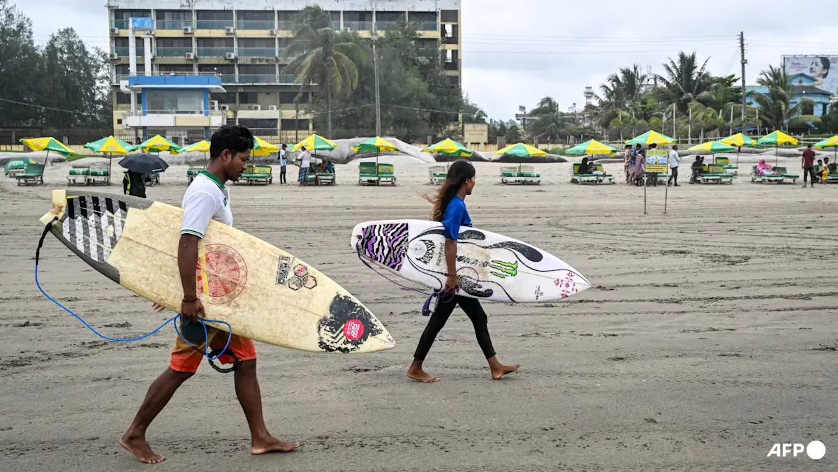 Melawan Ombak dan Stigma: Peselancar Muda Bangladesh Bersiap ke Asian Games