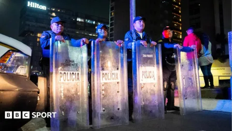 Polisi Bentengi Hotel Timnas Inggris: Suporter Meksiko Gagal Gempur dengan Petasan