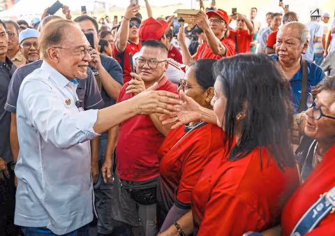 Anwar Imbau Perantau Johor Pulang Coblos: Suara Muda Penentu Masa Depan