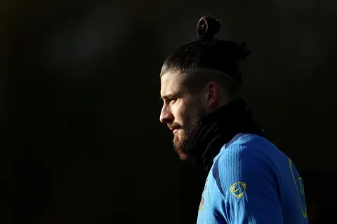 Fiorentina Gaet Radu Dragusin dari Tottenham: Pinjaman dengan Opsi Beli