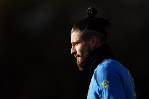 Fiorentina Gaet Radu Dragusin dari Tottenham: Pinjaman dengan Opsi Beli