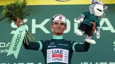 Del Toro Ukir Sejarah di Tour de France, Pogacar Makin Dekat ke Vingegaard