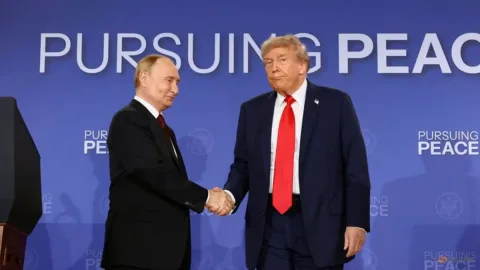 Trump Tawarkan Mediasi Rusia-Ukraina, Hubungi Putin dan Zelenskyy