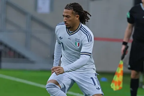 Fiorentina Ogah Perang Harga demi Koleosho, Paris FC Kirim Tawaran Lebih Tinggi