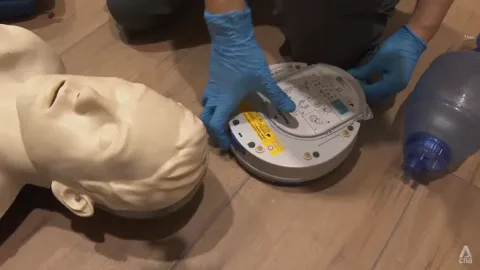 Singapura Targetkan 1 Juta Warga Terlatih CPR dalam Lima Tahun