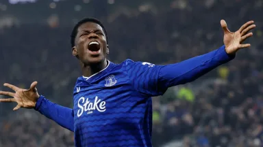 Everton Siapkan £40 Juta untuk Liam Delap: Solusi Lini Depan Setelah Thierno Barry?