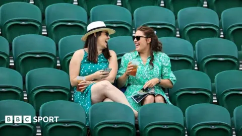 Misteri Kursi Kosong di Wimbledon: Bukan Tiket Tak Laku, Tapi Aturan Ketat