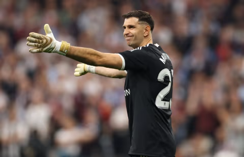 Juventus Makin Serius Boyong Emiliano Martinez: Pertemuan Kunci dengan Agen Digelar Rabu