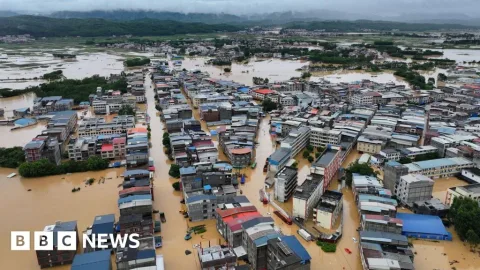 Topan Maysak Hantam China: Banjir Bandang dan Tornado Langka Tewaskan Belasan Orang