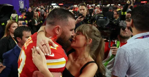 Pernikahan Travis Kelce dan Taylor Swift: Pesta Mewah Tanpa Ponsel, Tamu Merasa Lebih Hadir