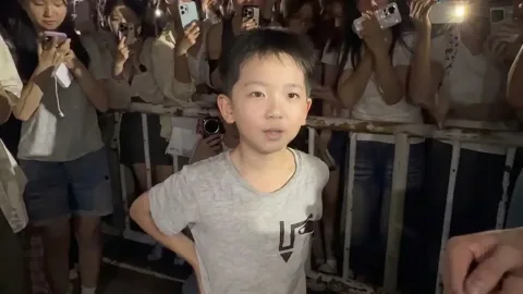 Anak 8 Tahun Promosikan Usaha Daur Ulang Ibu Korban Luka Bakar, Viral di China