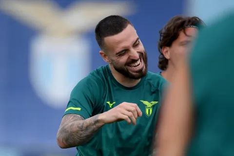 Milan Habiskan €110 Juta di Awal Bursa, Siapkan Langkah Berikutnya