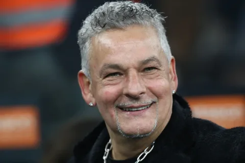 Des Walker: Nottingham Forest Tolak Roma dan Juventus, Berujung Baggio ke Turin