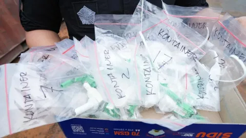 Kejagung Bongkar Modus Korupsi Ekspor Tanah Jarang: Manipulasi Lab dan Kolusi Pegawai Bea Cukai