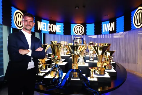 Inter Resmi Rekrut Provedel dari Lazio: Kiper Baru, Cedera Jadi Kendala