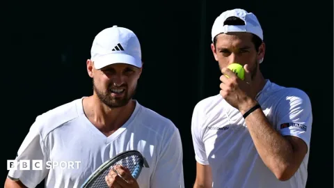 Gagal Pertahankan Gelar, Ganda Putra Inggris Tersingkir di Perempat Final Wimbledon