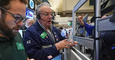 Pernyataan Trump tentang Gencatan Senjata Iran Guncang Pasar Global, Minyak Melonjak