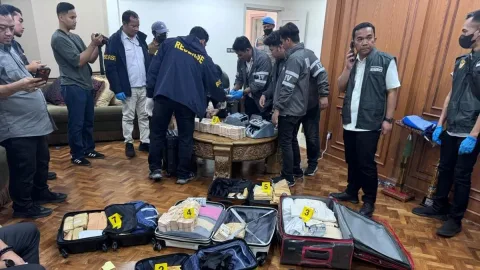 Kortas Tipidkor Sita Rp476 Miliar dari Penggeledahan 12 Lokasi: Emas 74 Kg dan Uang Asing
