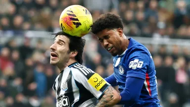 Manchester United Kunci Gelandang Andrey Santos Rp1 Triliun, Kalahkan Newcastle di Menit Akhir