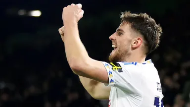 Leeds Siap Ulang Sukses Stach: Incar Gelandang Parma Mandela Keita
