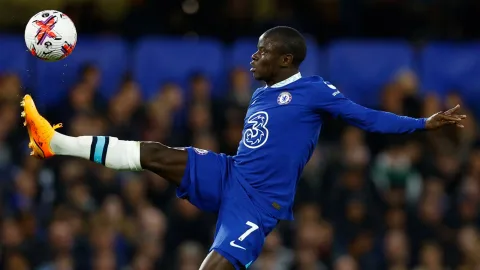 Chelsea Bidik Alex Scott sebagai Pewaris N'Golo Kante di Lini Tengah