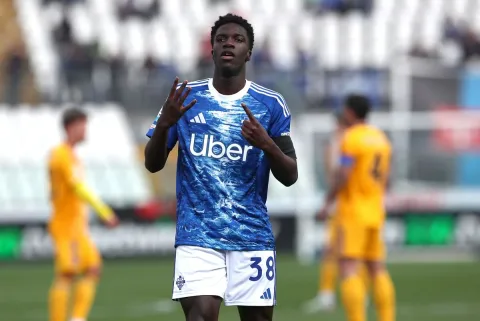 Galatasaray Siapkan Tawaran untuk Winger Como, Assane Diao