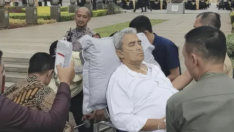 Wali Kota Bandung M Farhan Kolaps Usai Terima Tamu, Dilarikan ke RS