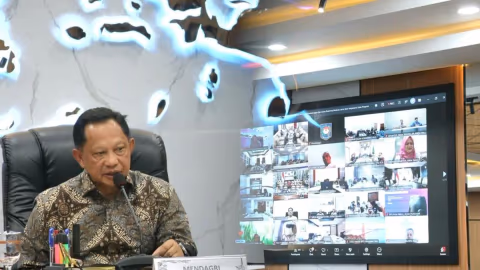 Mendagri Tito Desak Pemda Percepat BSPS: Target 400.000 Unit Bedah Rumah di Ujung Tahun