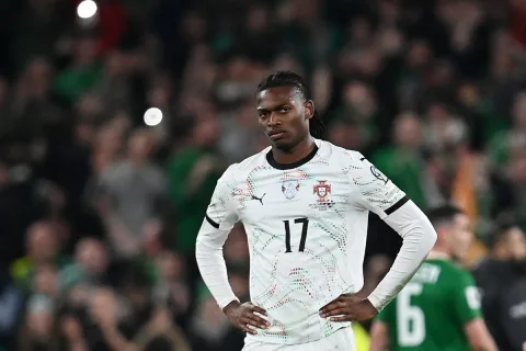 Leao Ditawarkan ke Tottenham, AC Milan Siap Lepas dengan Harga Murah