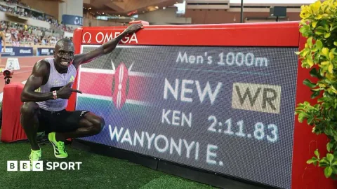 Emmanuel Wanyonyi Pecahkan Rekor Dunia 1.000m di Debut, Kibas Catatan 25 Tahun