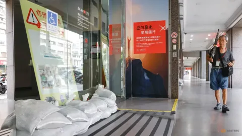 Topan Bavi Mendekat, Jepang dan Taiwan Siaga; Longsor di Filipina Tewaskan 10 Orang