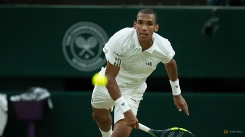 Felix Auger-Aliassime Putuskan Berpisah dari Pelatih setelah Satu Dekade