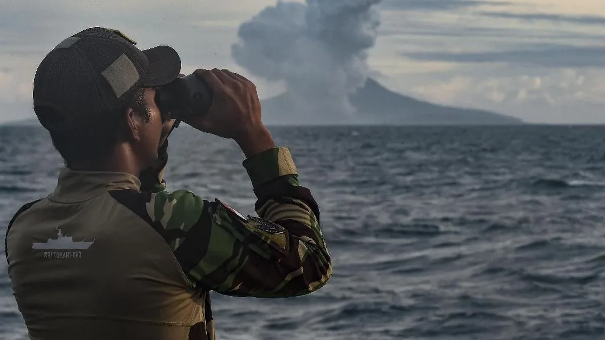 Anak Krakatau Erupsi Beruntun: Status Siaga, Radius Aman 3 Km