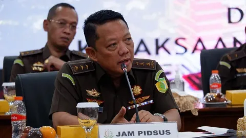 Mantan Jampidsus Febrie Adriansyah Resmi Tersangka Korupsi dan TPPU