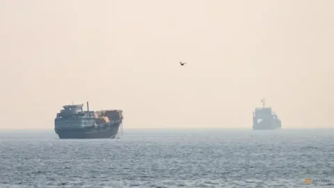 Ketegangan AS-Iran di Selat Hormuz: Lalu Lintas Tanker Melambat, Pasokan Minyak Dunia Terancam