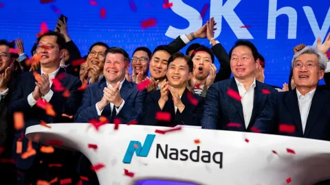 SK hynix Raup Rp 400 Triliun di Nasdaq, Siap Perang Chip dengan Samsung