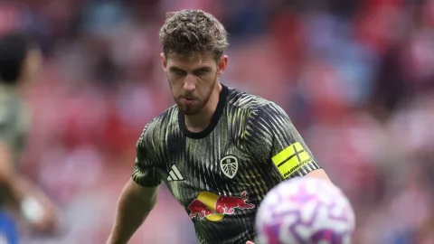 Leeds United Kebut Transfer Shea Charles: Gelandang Muda Rp500 Miliar Incaran Farke