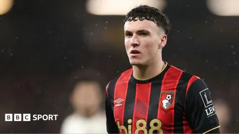 Bek Muda Bournemouth Alex Jimenez Dipinjamkan ke Fiorentina, Ada Opsi Pembelian Rp340 Miliar