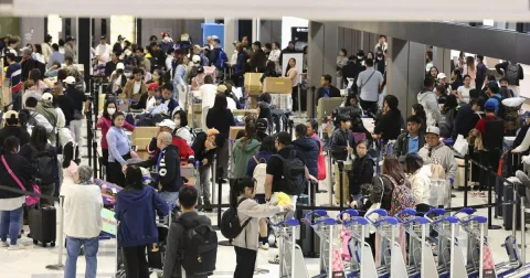 Liburan Musim Panas Jepang Terpukul Yen Lemah: Perjalanan ke Luar Negeri Anjlok 9%