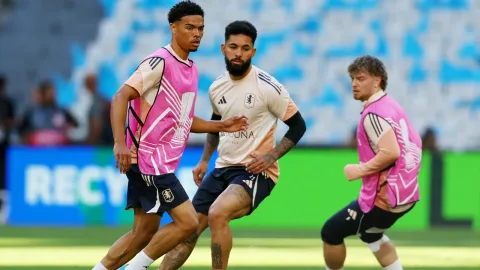 Everton Incar Douglas Luiz: Gelandang Berpengalaman Jadi Target Utama