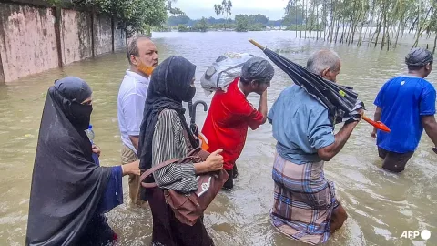 Banjir dan Longsor Bangladesh Tewaskan 50 Orang, 35.000 Mengungsi