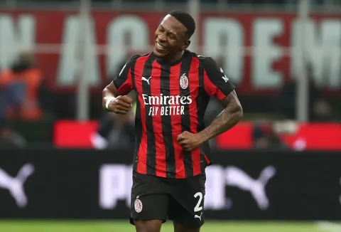 Aston Villa Incar Bek Milan yang Gagal Bersinar, Harga Turun Jauh