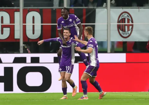 Grosso Mulai Sapu Bersih: Gosens hingga Nzola Dicoret dari Skuad Pramusim Fiorentina