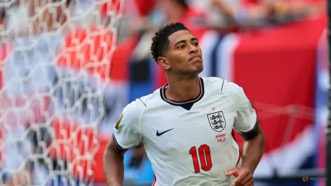Bellingham vs Tuchel: Ketegangan di Balik Lolosnya Inggris ke Semifinal Piala Dunia