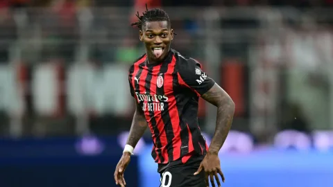 Tottenham Lebih Pilih Kroupi daripada Leao: Investasi Masa Depan Bernilai £90 Juta