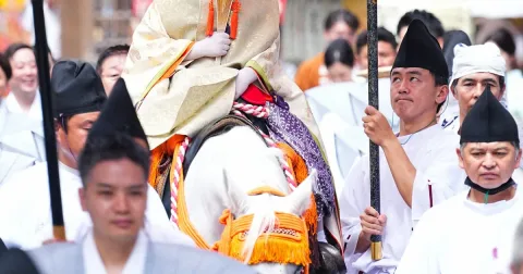 Anak 8 Tahun Puncaki Perayaan Gion Matsuri: Simbol Tradisi yang Terus Hidup